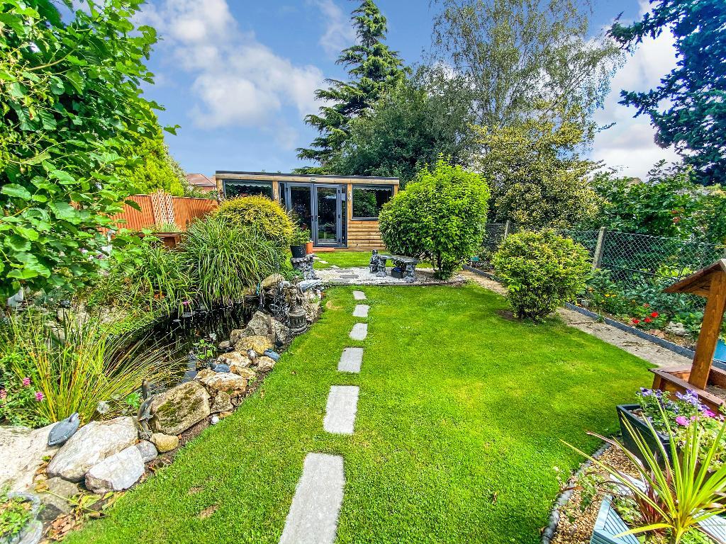 4 Bedroom SemiDetached House For Sale in Mount Drive, Wisbech, Cambs