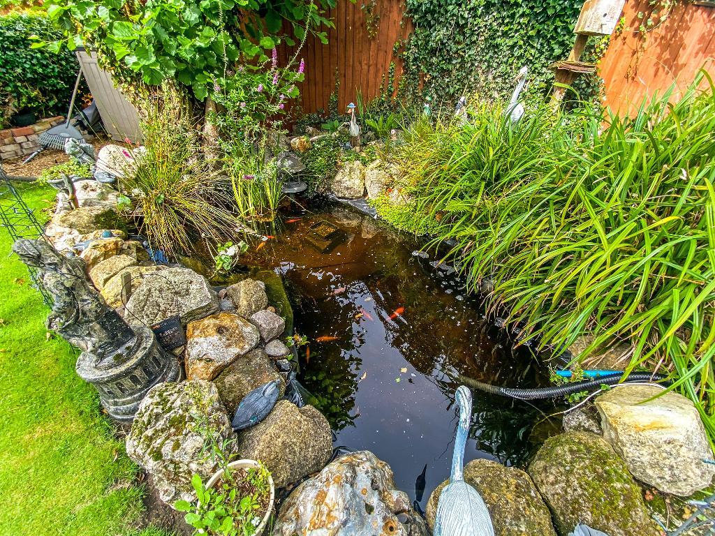 4 Bedroom SemiDetached House For Sale in Mount Drive, Wisbech, Cambs