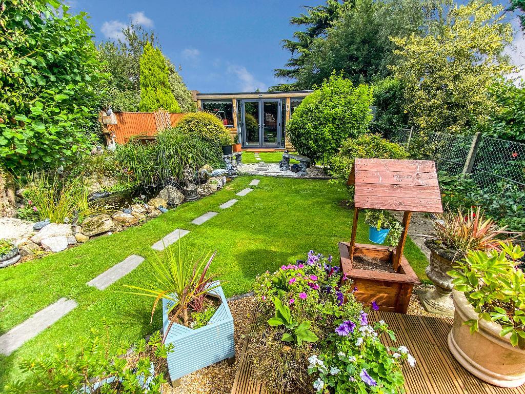 4 Bedroom SemiDetached House For Sale in Mount Drive, Wisbech, Cambs