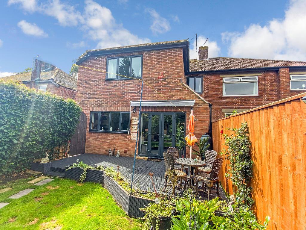 4 Bedroom SemiDetached House For Sale in Mount Drive, Wisbech, Cambs