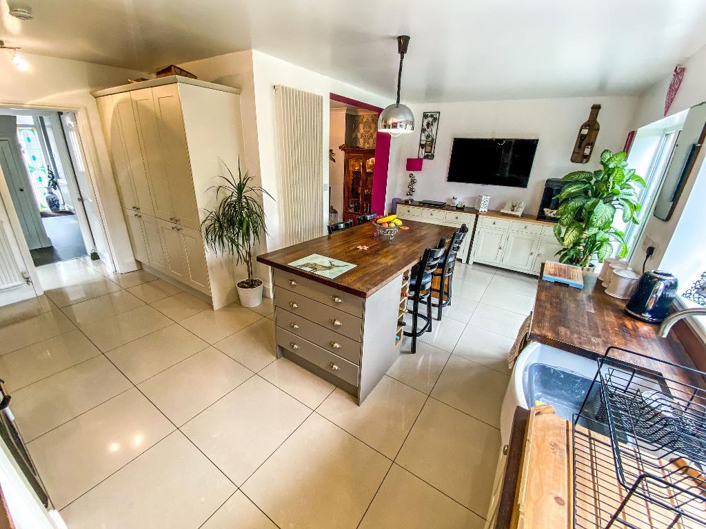 4 Bedroom SemiDetached House For Sale in Mount Drive, Wisbech, Cambs