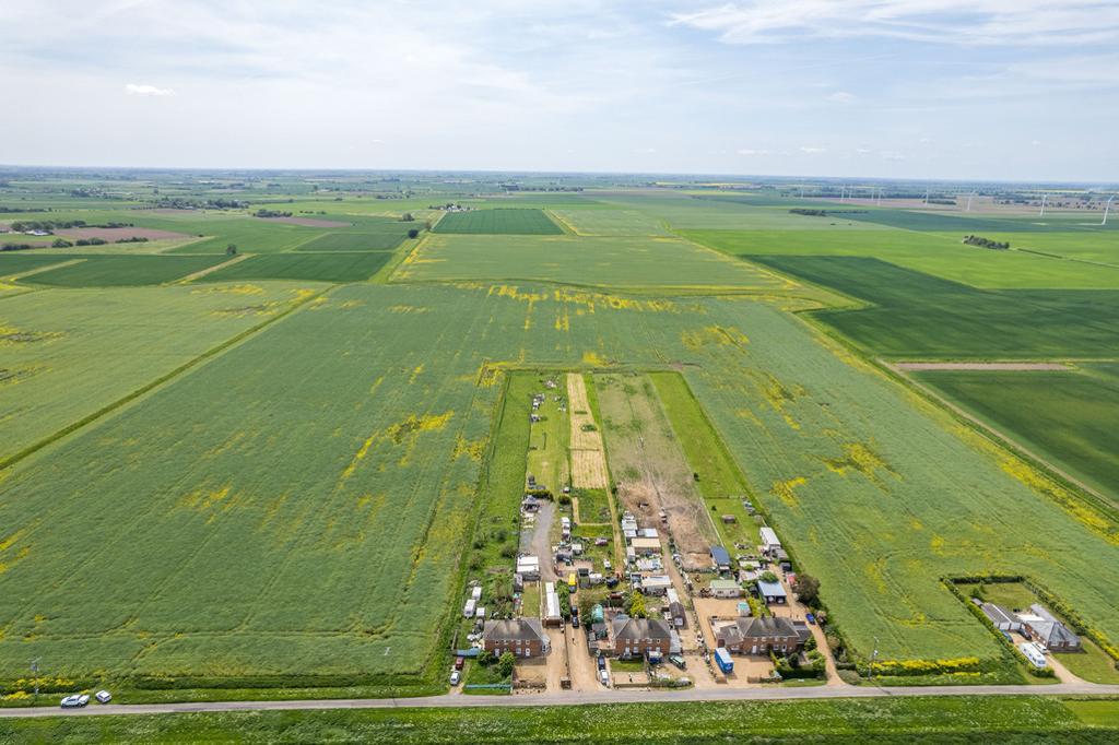 4 Bedroom SemiDetached House For Sale in Common Bank, Throckenholt