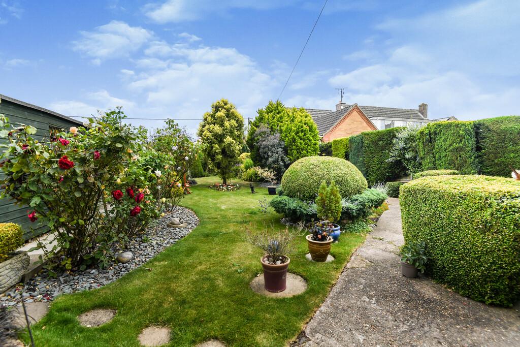 3 Bedroom Detached House For Sale in High Road, Wisbech St Mary