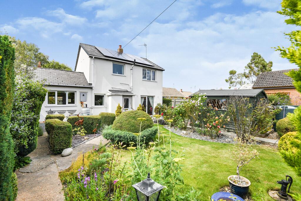 3 Bedroom Detached House For Sale in High Road, Wisbech St Mary