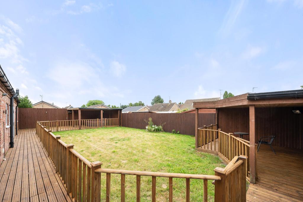 4 Bedroom Detached Bungalow For Sale in Church Road, Walsoken, Wisbech