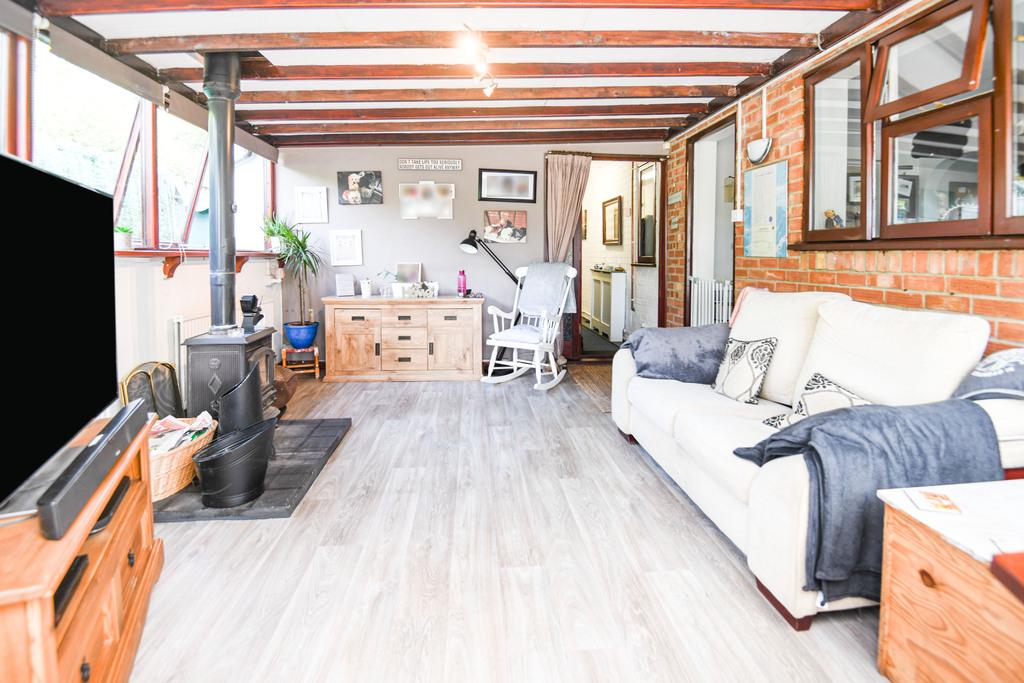 3 Bedroom SemiDetached House For Sale in Gorefield Road, Leverington