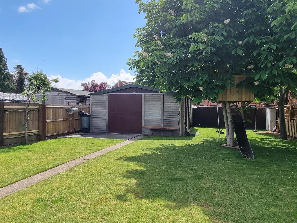 3 Bedroom SemiDetached House For Sale in Perry Road, Leverington