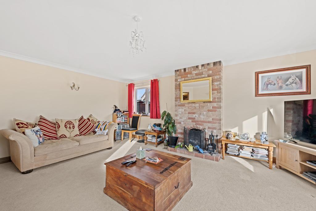 5 Bedroom Detached House For Sale in High Road, Wisbech St Mary