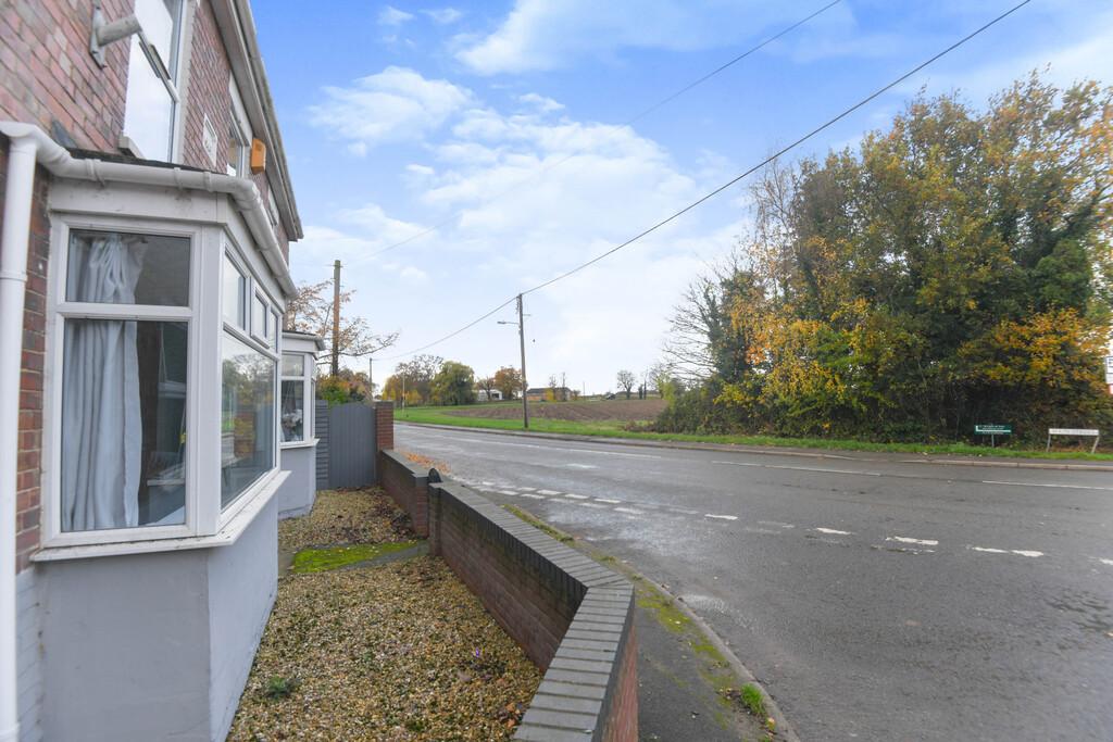 4 Bedroom Detached House For Sale in Main Street, Gedney Dyke, Spalding
