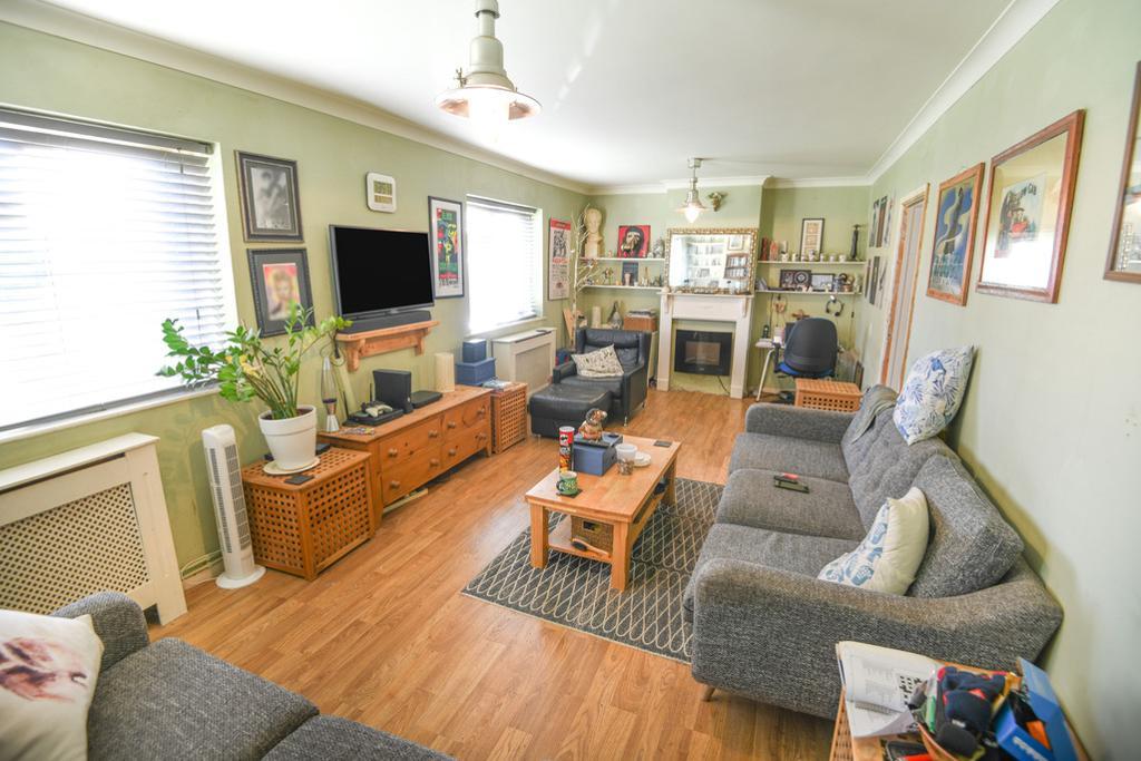 3 Bedroom SemiDetached House For Sale in Chalk Road, Walpole St Peter