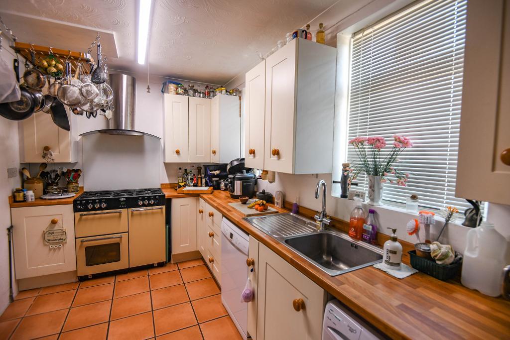 4 Bedroom SemiDetached House For Sale in High Road, Elm, Wisbech