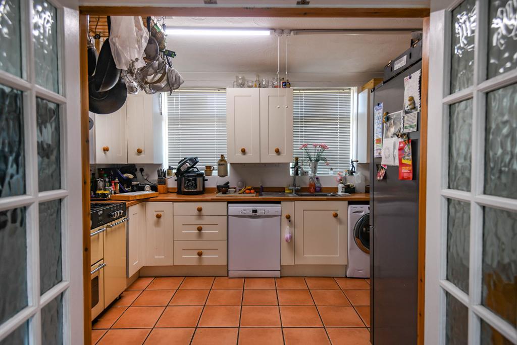 4 Bedroom SemiDetached House For Sale in High Road, Elm, Wisbech