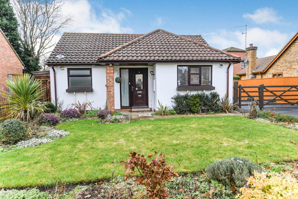2 Bedroom Detached Bungalow For Sale in Sunset Gardens, Wisbech