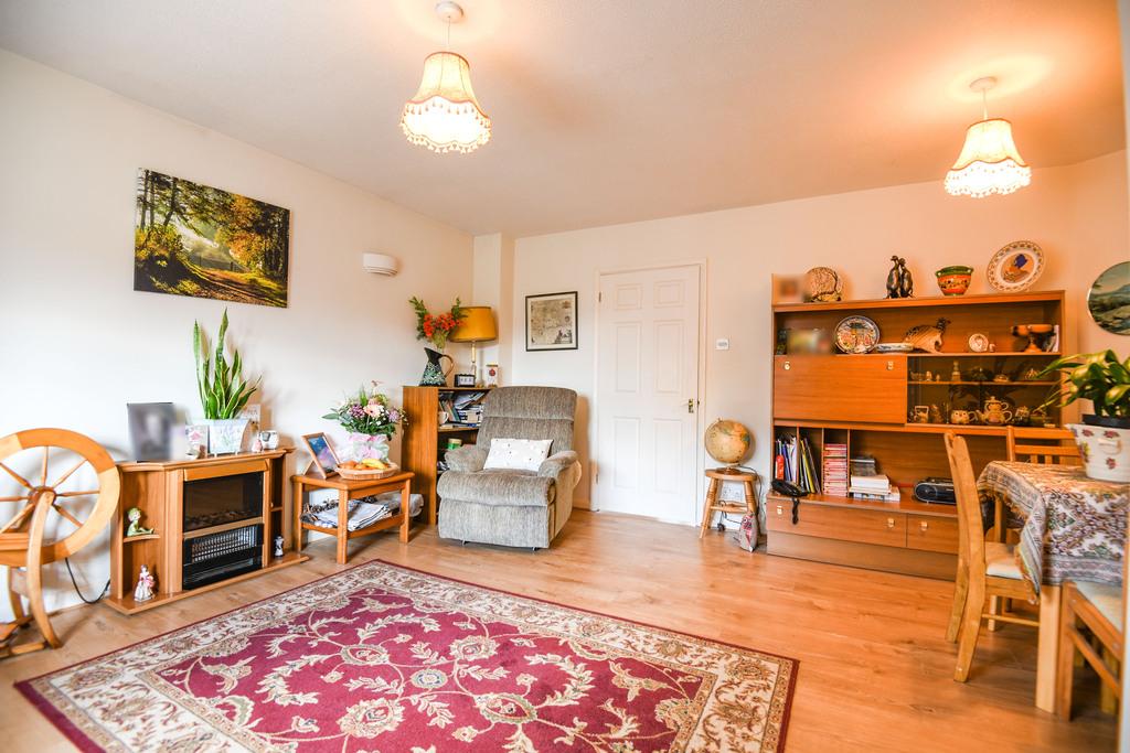 2 Bedroom Bungalow For Sale in Petts Close, Wisbech, Cambs, PE13 3QE