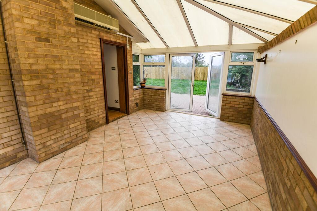4 Bedroom Detached Bungalow For Sale in Mays Lane, Leverington, Wisbech