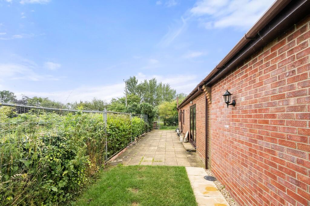 3 Bedroom Detached Bungalow For Sale in Broad Drove West, Tydd St Giles