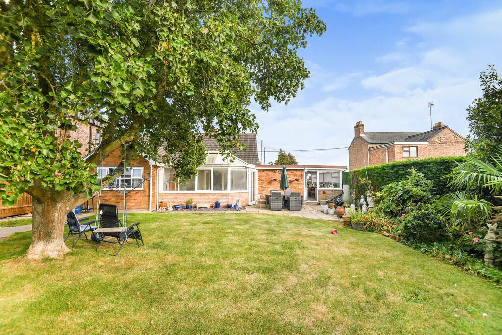 3 Bedroom Detached Bungalow For Sale in Station Road, Gedney Hill