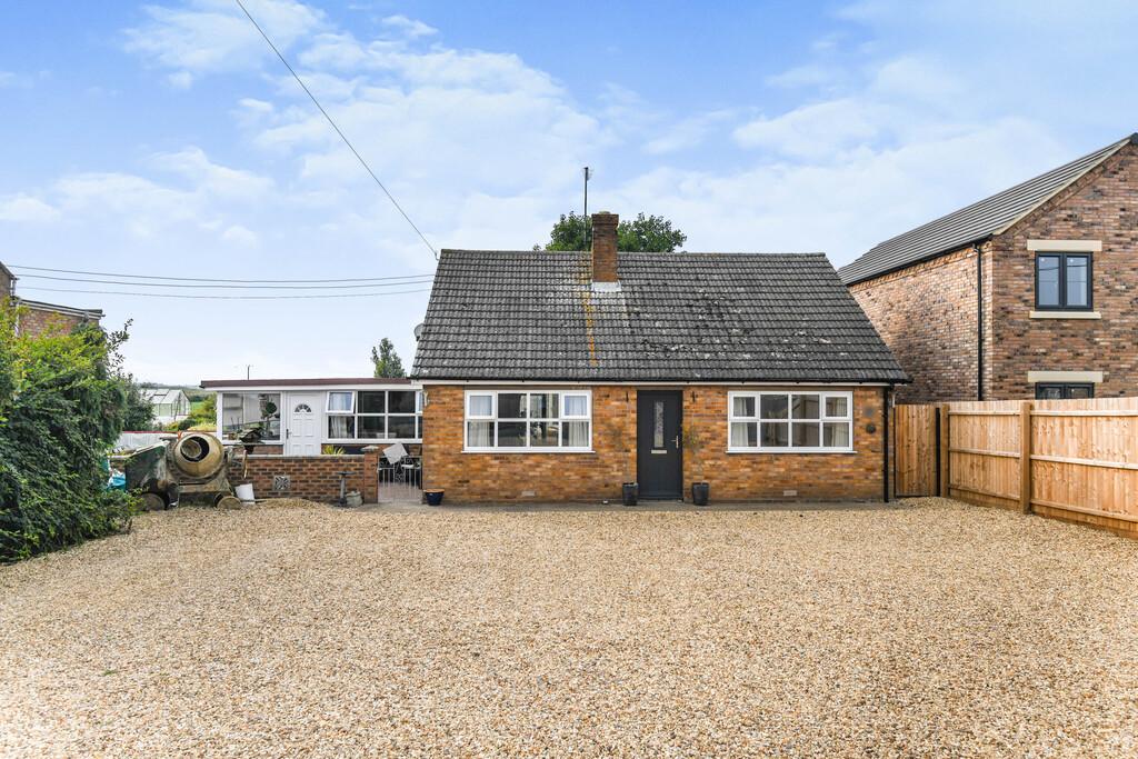 3 Bedroom Detached Bungalow For Sale in Station Road, Gedney Hill
