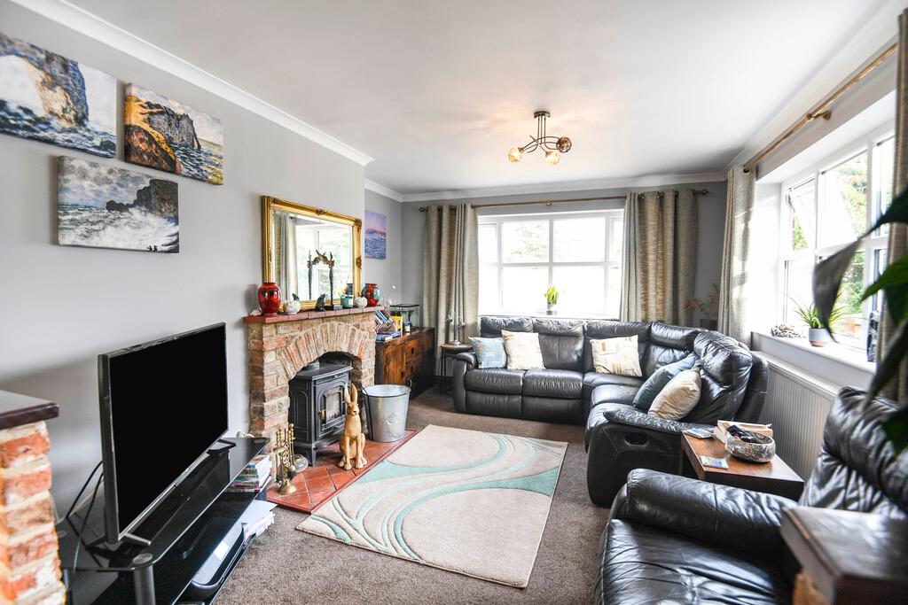 3 Bedroom Detached Bungalow For Sale in Station Road, Gedney Hill