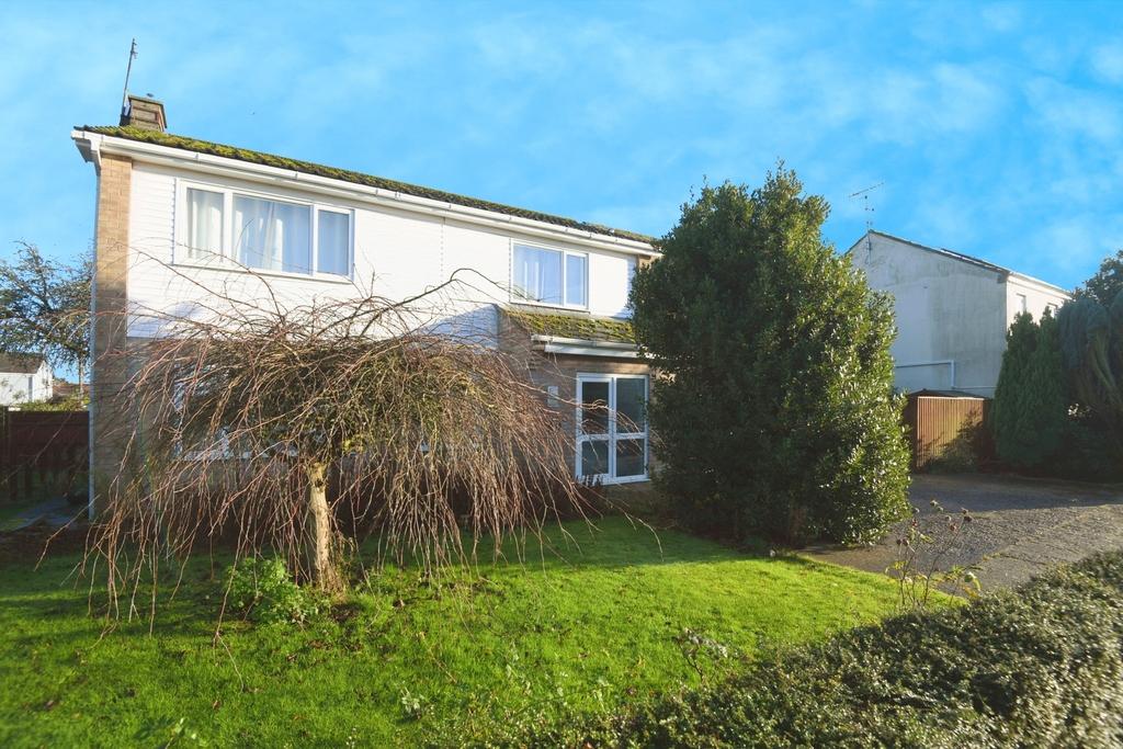 5 Bedroom Detached House For Sale in Church End, Leverington, Wisbech