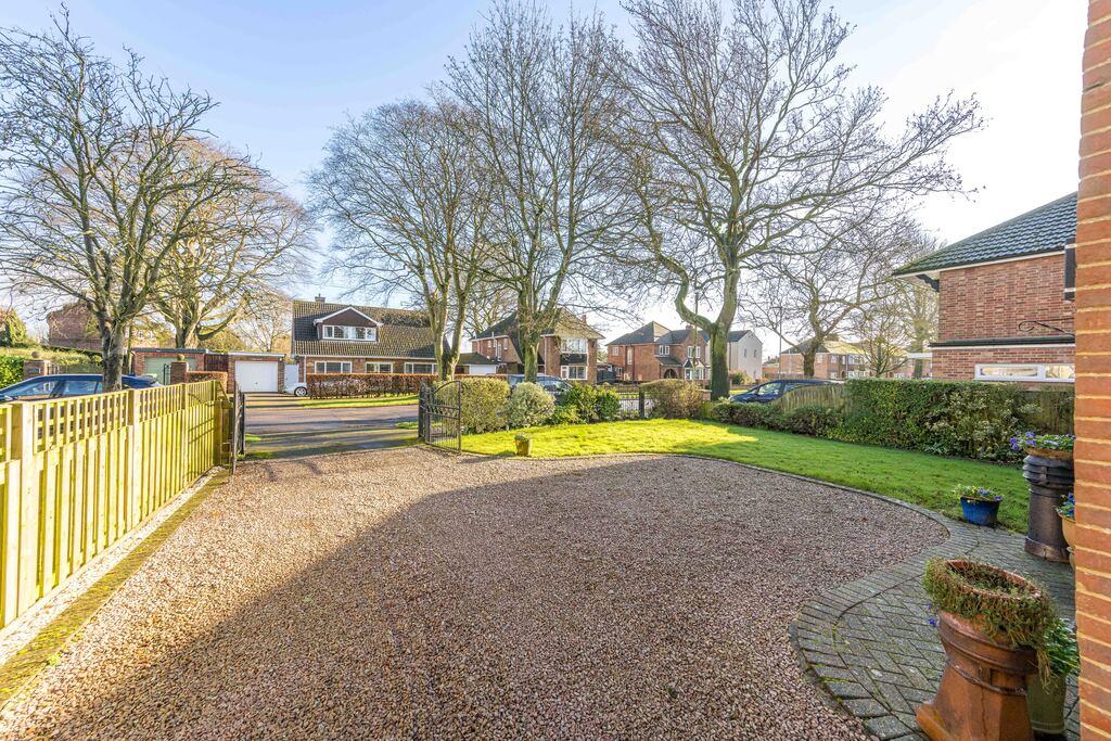 4 Bedroom Detached House For Sale in Mount Drive, Wisbech