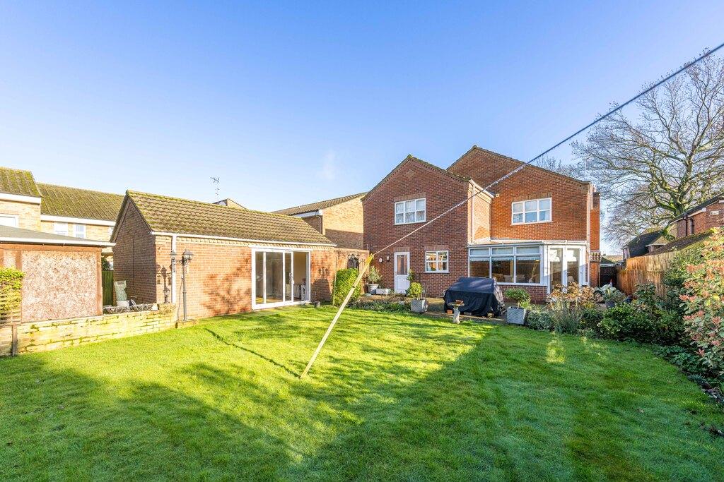 4 Bedroom Detached House For Sale in Mount Drive, Wisbech