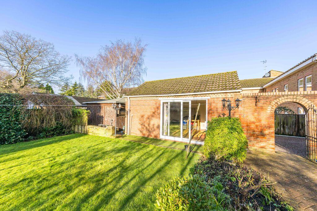 4 Bedroom Detached House For Sale in Mount Drive, Wisbech