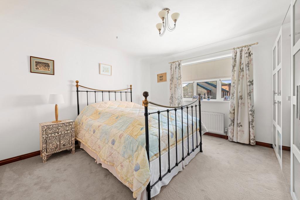 4 Bedroom Detached House For Sale in Mount Drive, Wisbech