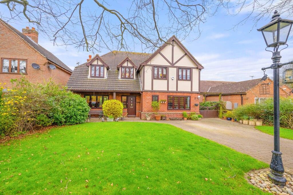 4 Bedroom Detached House For Sale in Church Lane, Newton, Wisbech
