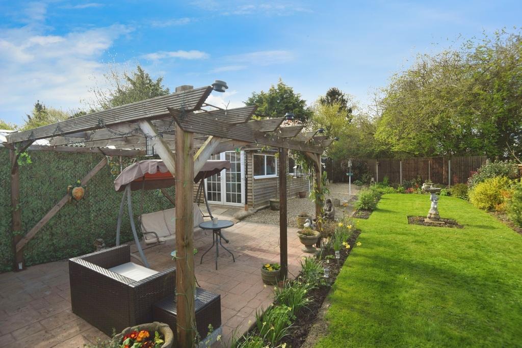 3 Bedroom Detached Bungalow For Sale in Gedney Road, Long Sutton