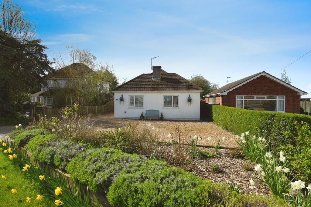 3 Bedroom Detached Bungalow For Sale in Gedney Road, Long Sutton