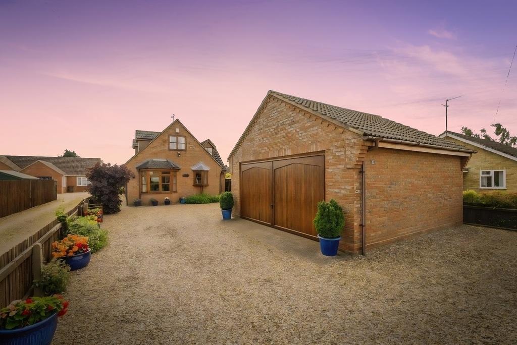 North Parade, Holbeach, Lincolnshire, PE12 7AJ