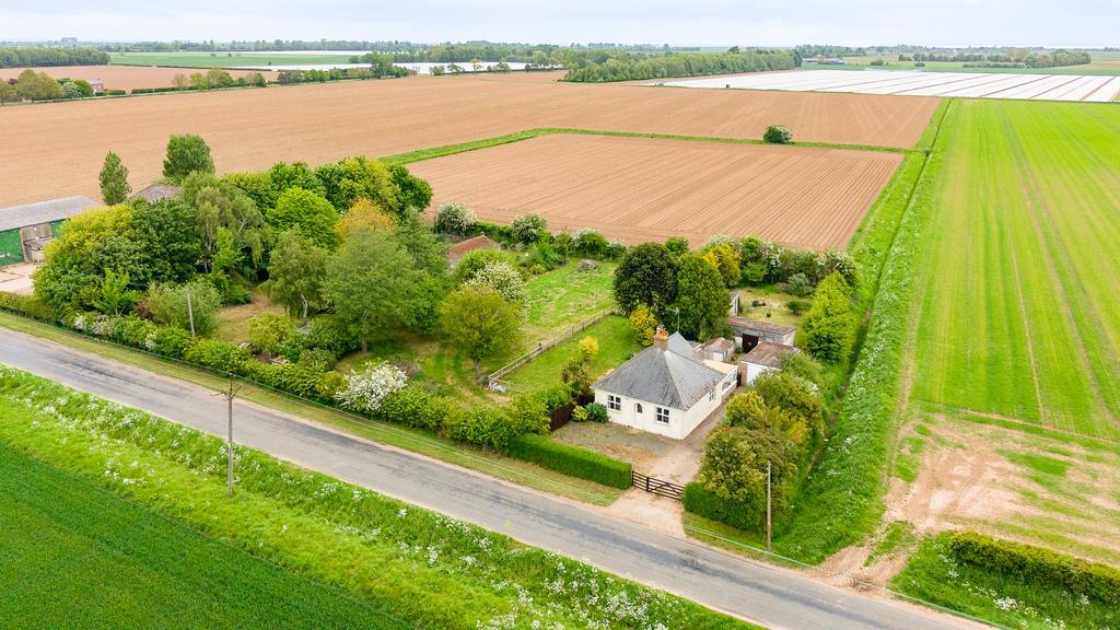 Blackbarn Road, Gedney Drove End, Spalding, Lincs, PE12 9NE